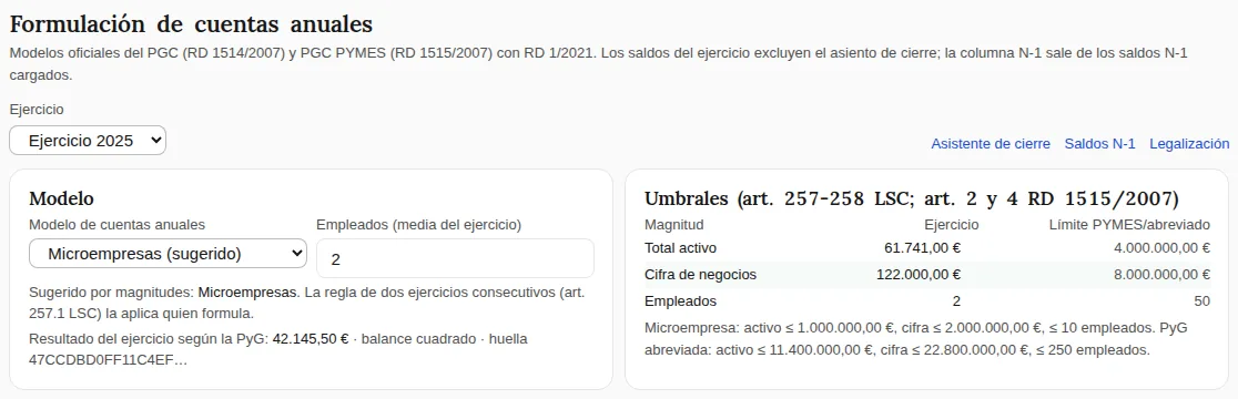 Formulación de cuentas anuales del ejercicio 2025 de una empresa de ejemplo: el modelo Microempresas sugerido con 2 empleados y la tarjeta de umbrales con un activo de 61.741,00 euros y una cifra de negocios de 122.000,00 euros frente a los límites de PYMES y abreviado.